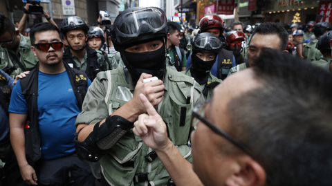 Hongkongská policie zasáhla už před začátkem protestů.