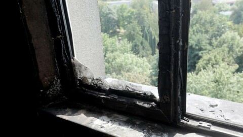 Při požáru bytového domu ve Frýdku-Místku se zranilo 13 lidí, většinou se nadýchali zplodin