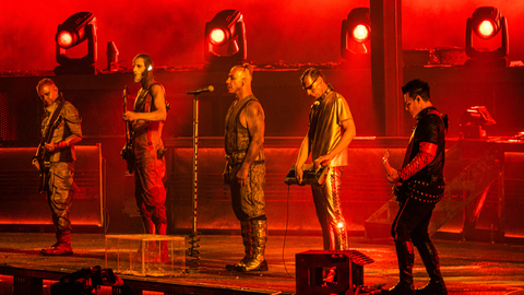 Německá kapela Rammstein dnes v pražských Letňanech zahájí své evropské turné