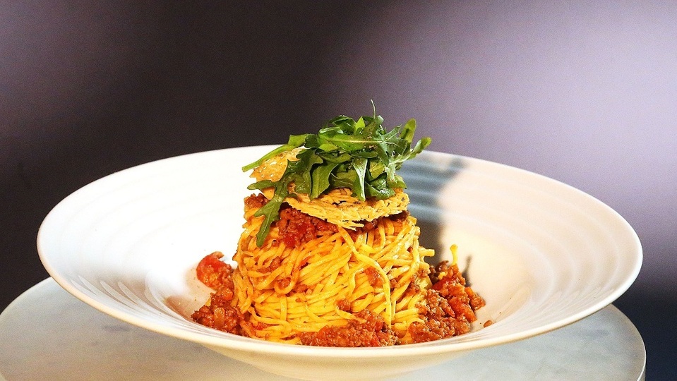 Tagliatelle bolognese s pecorino chipsem