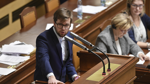 Předseda poslaneckého klubu České pirátské strany Jakub Michálek. 