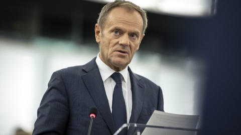 Donald Tusk doporučil Evropské unii přijmout odklad brexitu.