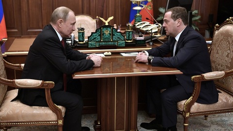 Vladimir Putin a Dmitrij Medveděv (zleva).