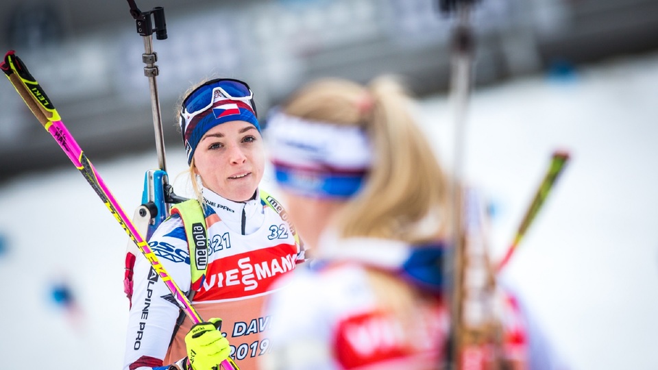 Biatlonistka Lucie Charvátová skončila patnáctá ve sprintu Světového poháru v Ruhpoldingu. 