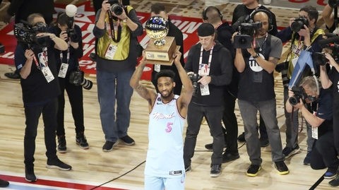 Derrick Jones z Miami Heat jako nejlepší smečař.