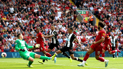 Utkání anglické ligy mezi Liverpoolem a Newcastlem.