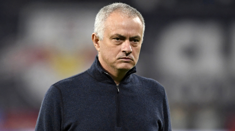 Mourinho se omluvil za porušení vládních nařízení.