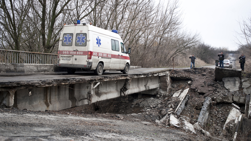 Ruská armáda bombarduje další města, pod svou kontrolou, separatisté hlásí bombový útok poblíž města Rubižne