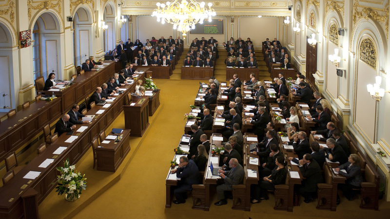 Sněmovna by mohla příští týden zrychleně schválit návrh na možnost snazšího vyrovnání dlužných zdravotních odvodů