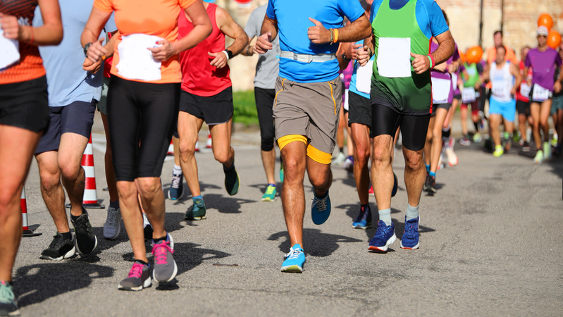 Rekordní počet běžců letos dokončilo Londýnský maraton přes 53 tisíc běžců 