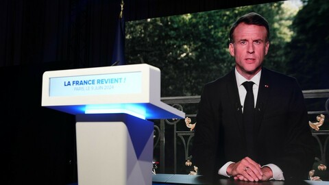 Macron po prohraných volbách do Europarlamentu rozpouští Národní shromáždění, Francii čekají nové volby
