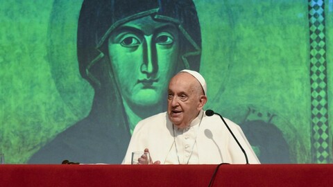 Papež František při setkání s biskupy zopakoval hanlivé označení pro homosexuály, za jehož použití se před několika týdny omluvil