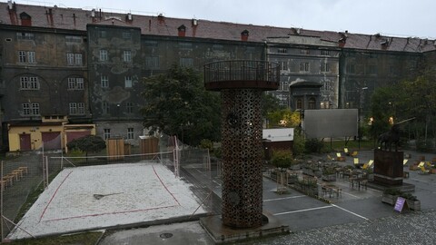 Ministerstvo kultury nemůže nic dělat s uzavřením kulturně-společenského centra Kasárna Karlín v Praze