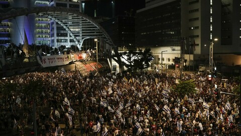 Desítky tisíc Izraelců vyšly do ulic Tel Avivu, aby demonstrovaly proti Netanjahuově vládě