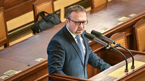 Jurečka navrhne na úterním jednání tripartity zvýšení platů ve veřejné sféře od září